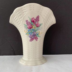 VINTAGE  LENOX  FINE CHINA BASKET WEAVE  SPRING BOUQUET FAN VASE MADE IN USA 8"